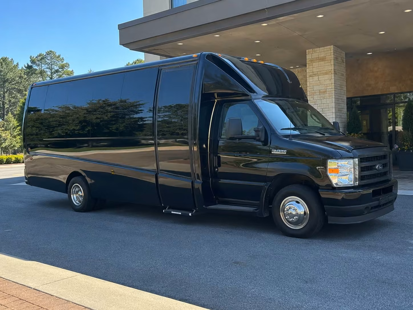 minibus rentals for smaller prom groups around milpitas