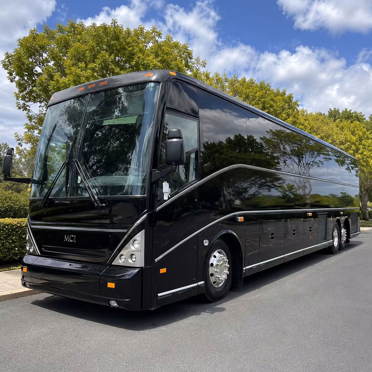 shoreline amphitheatre runs on a schedule your bus should too